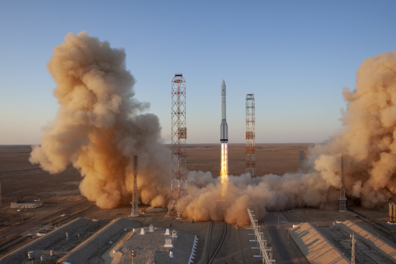 С космодрома Байконур состоялся пуск ракеты-носителя «Протон-М» с многоцелевым лабораторным модулем «Наука»