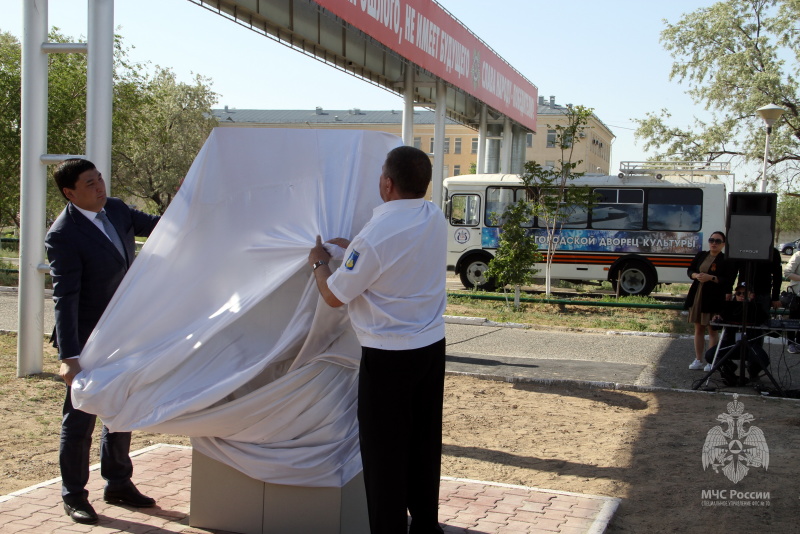 В Байконуре открыли Аллею памяти.