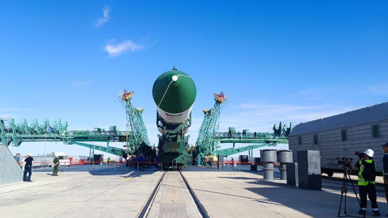 Ракета носитель «Союз-2.1а» с кораблем «Прогресс МС-24» вывезена на стартовый комплекс Байконура.