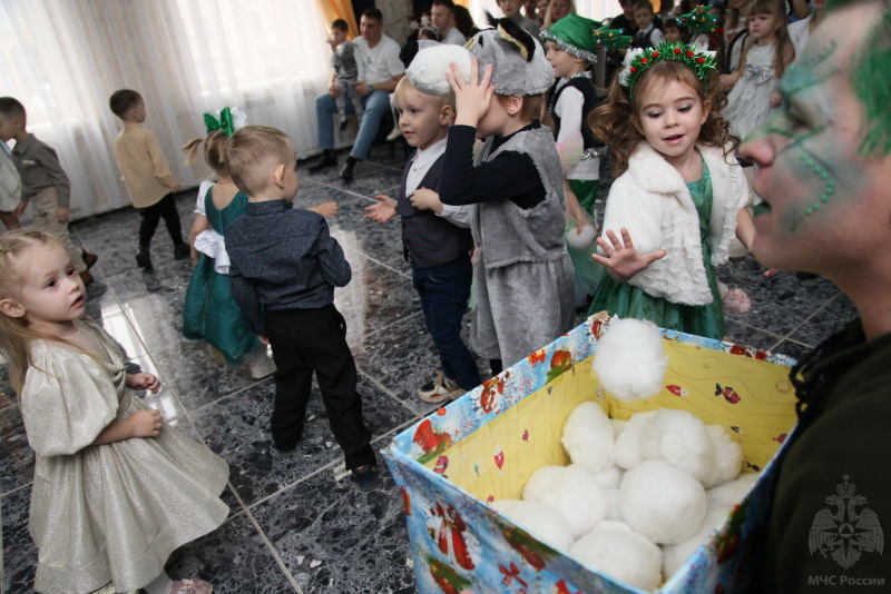 23 декабря в здании Специального управления состоялись Новогодние представления для детей сотрудников.