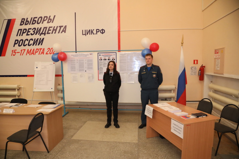 В Байконуре проходят голосования на выборах президента РФ.