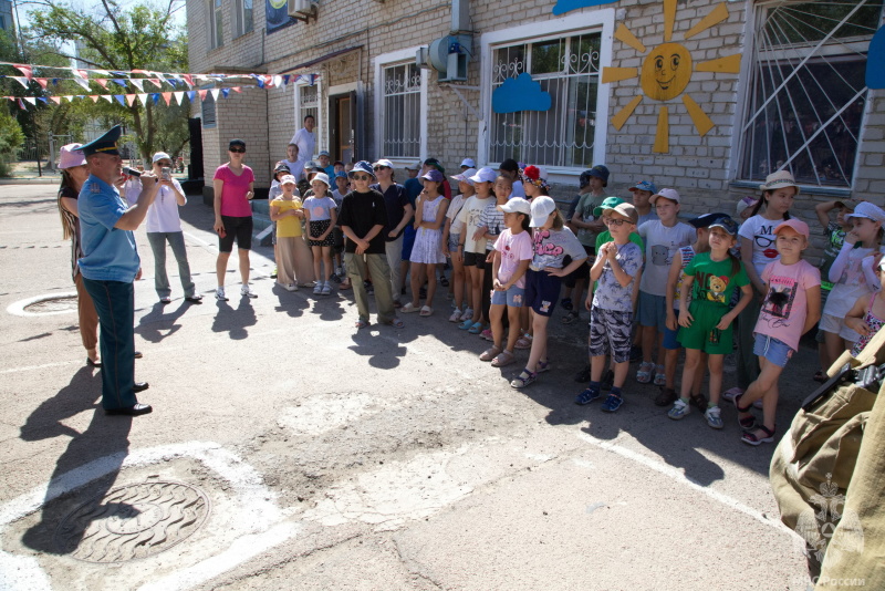 Показ пожарной техники для обучающихся общеобразовательной начальной школы №15