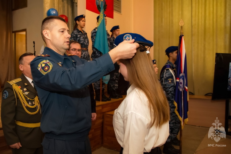 Торжественное посвящение новых курсантов в ряды добровольного студенческого спасательного отряда «Вымпел».