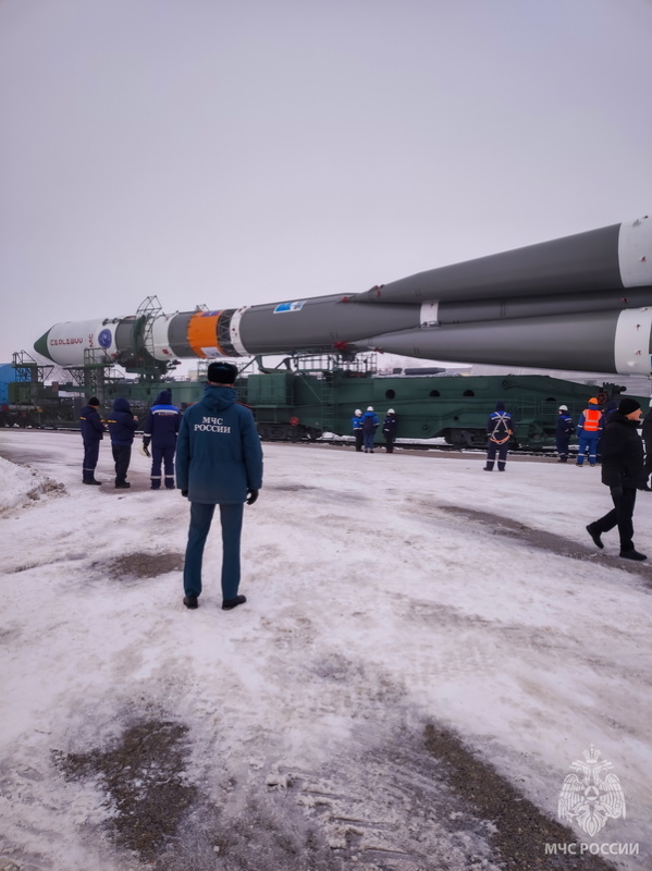 Сегодня на космодроме Байконур произведены работы по вывозу и установке ракеты-носителя «Союз-2.1а» с транспортным грузовым кораблём «Прогресс МС-30» на стартовый комплекс 31-й площадки.