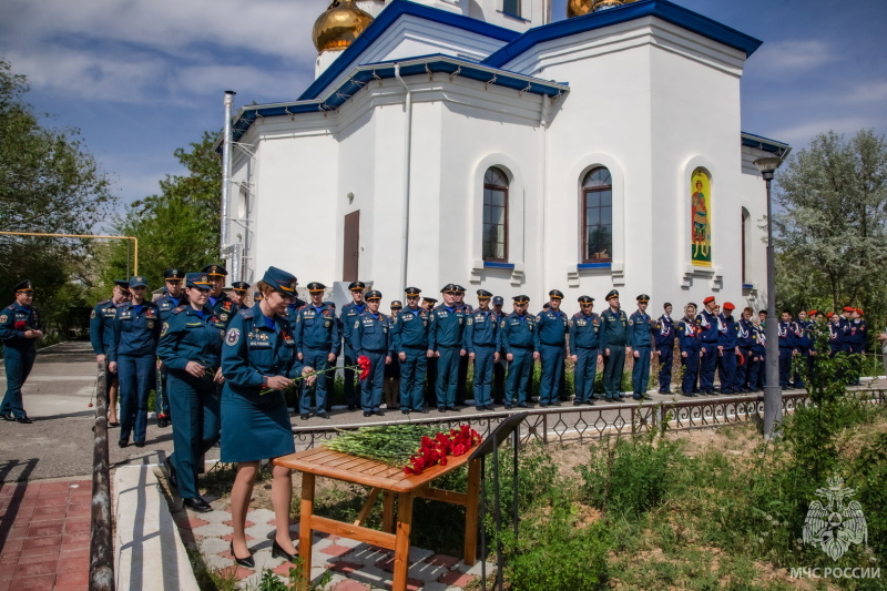 25 апреля День памяти сотрудников МЧС России, погибших при исполнении служебных обязанностей