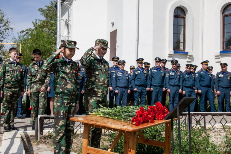 25 апреля День памяти сотрудников МЧС России, погибших при исполнении служебных обязанностей