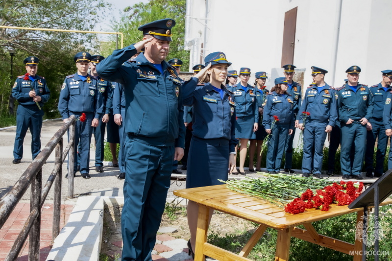 25 апреля День памяти сотрудников МЧС России, погибших при исполнении служебных обязанностей