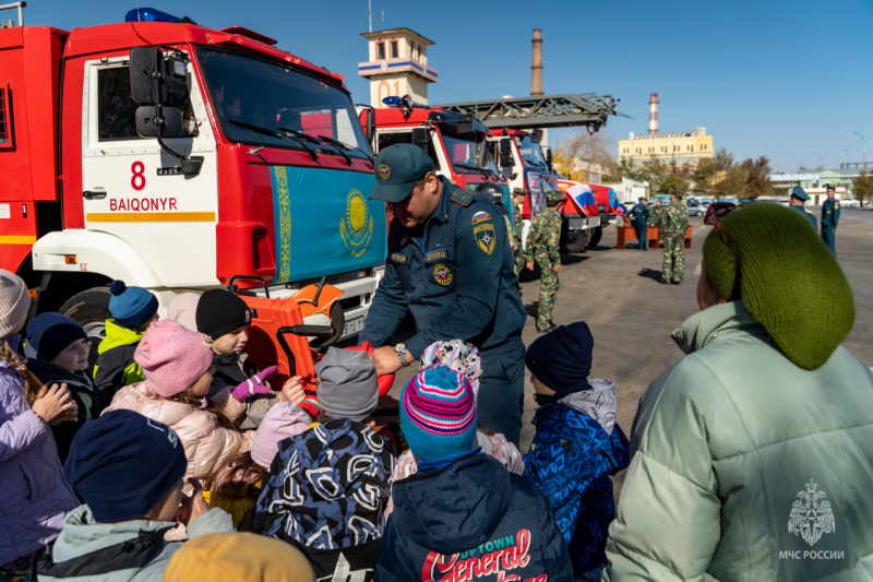 В честь 30-летия МЧС Республики Казахстан и профессионального праздника — Дня спасателя, состоялась совместная экскурсия для детей