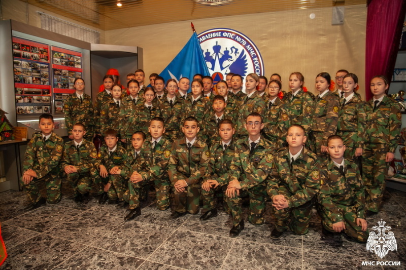 Тематическая экскурсия в комнате боевой и трудовой славы ФГКУ «Специальное управление ФПС № 70 МЧС России»