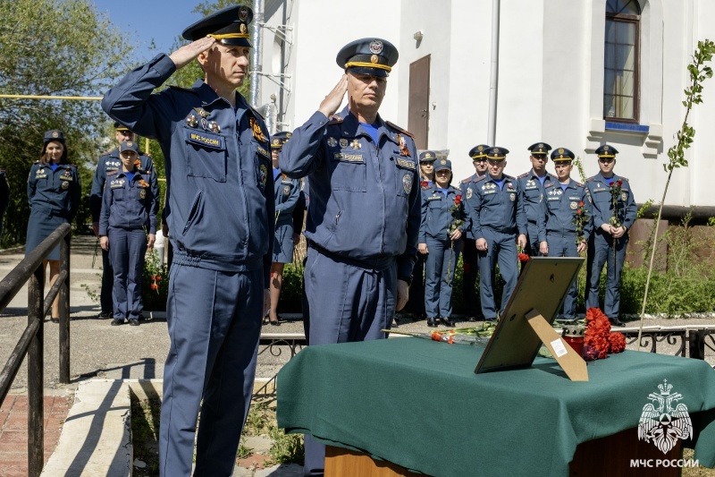 24 апреля День памяти сотрудников МЧС России, погибших при исполнении служебных обязанностей