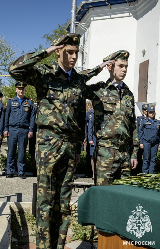 24 апреля День памяти сотрудников МЧС России, погибших при исполнении служебных обязанностей