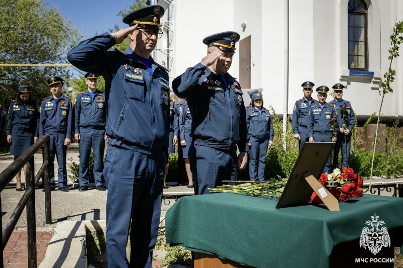 24 апреля День памяти сотрудников МЧС России, погибших при исполнении служебных обязанностей
