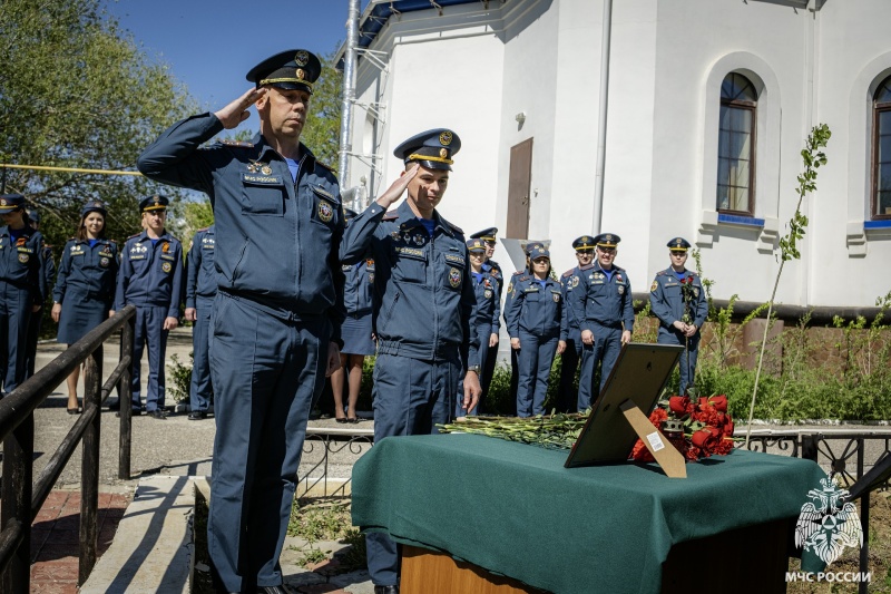 24 апреля День памяти сотрудников МЧС России, погибших при исполнении служебных обязанностей
