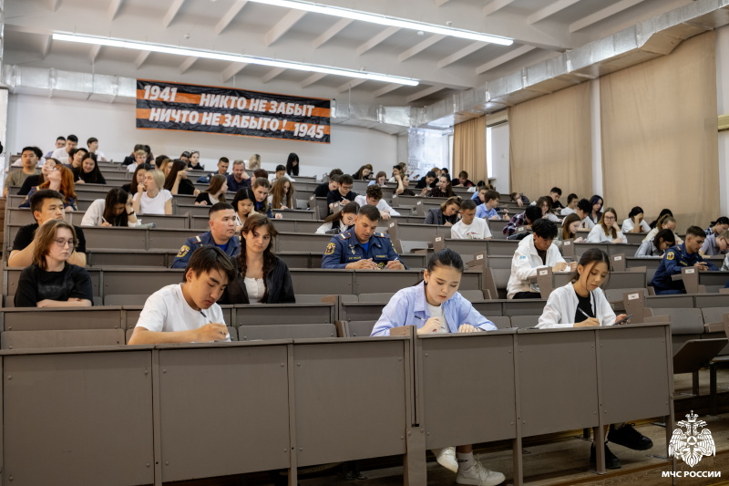 Сотрудники ФГКУ «Специальное управление ФПС № 70 МЧС России» написали «Диктант Победы»