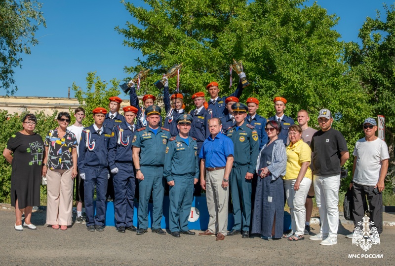 Военно-спортивный лагерь для учащихся специализированного 10 "К" класса "Пожарный кадет" школы № 4 имени В.П. Глушко.