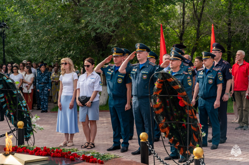 Сотрудники Специального управления ФПС № 70 МЧС России почтили память героев Великой Отечественной войны
