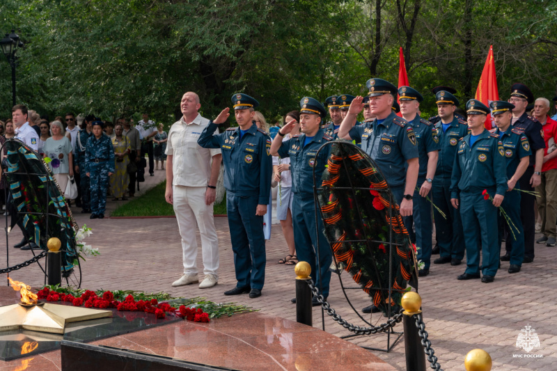 Сотрудники Специального управления ФПС № 70 МЧС России почтили память героев Великой Отечественной войны