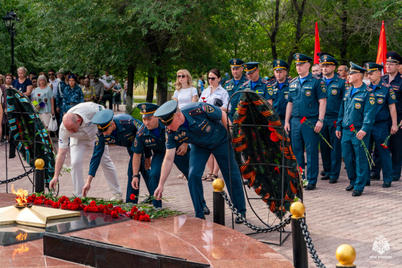 Сотрудники Специального управления ФПС № 70 МЧС России почтили память героев Великой Отечественной войны