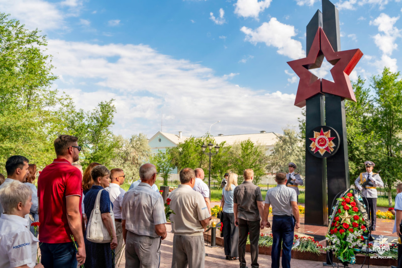 Сотрудники Специального управления ФПС № 70 МЧС России почтили память героев Великой Отечественной войны