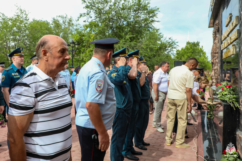1 июля в Байконуре почтили память ветеранов боевых действий