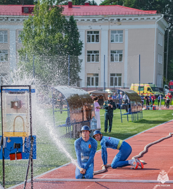 Команда Специального управления ФПС № 70 МЧС России из Байконура вошла в тройку сильнейших на межрегиональном уровне