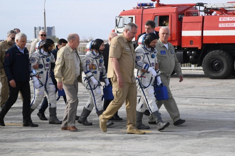 С площадки № 1 космодрома Байконур стартовала ракета-носитель с пилотируемым кораблём «Союз МС-15» на борту. 